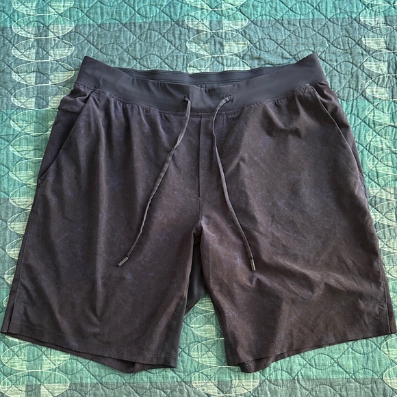 lululemon athletica T.H.E. Linerless Dark Gray Athletic Shorts 9” - Picture 1 of 4